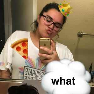 Meet your Posher, Julissa